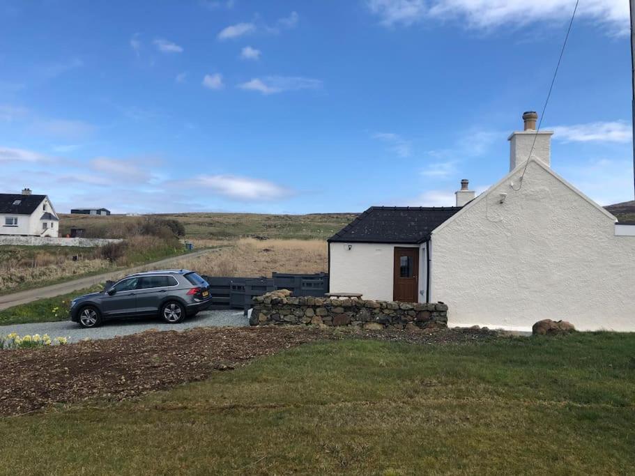 No. 6 - The Little House That Gives You A Hug Trumpan Exterior photo